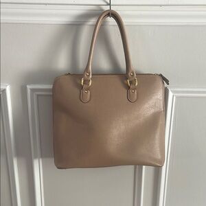 Elegant Tan Leather Handbag